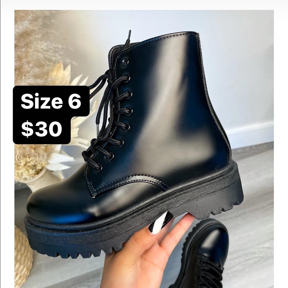 Black combat boots !